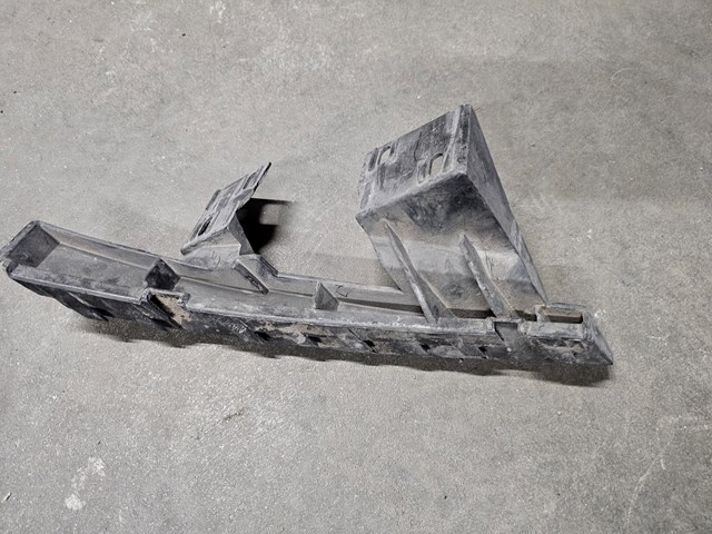4L0807334A Кронштейн бампера переднего правый купить Одесса