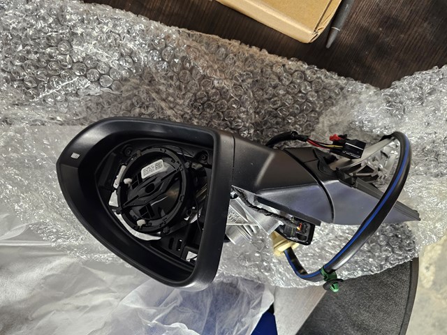 VAG 5GM8575089B9 Правое зеркало в наличии Каменское