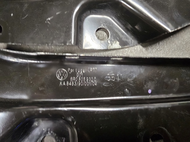 6R0805932C Кронштейн суппорта радиатора верхний купить Павлоград
