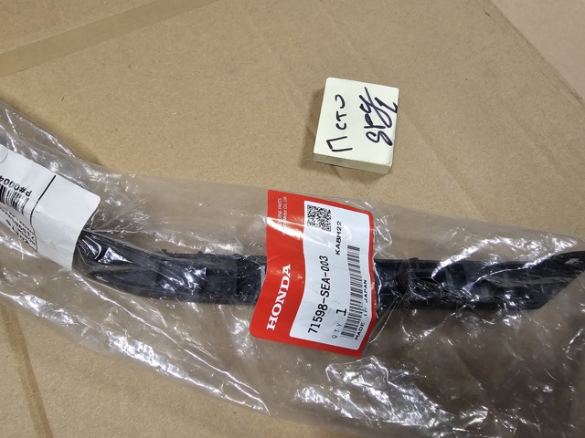 Крепление бамера левое 71598SEA003 HONDA