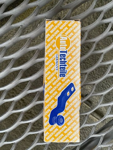 843001 AUTOTECHTEILE Ролик двери боковой (сдвижной) правый нижний купить в Хмельницкий