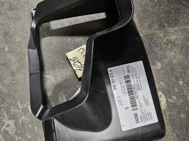 8V0121673A VAG купить в Чернигов
