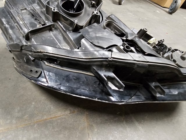 VAG 8V0941005C Фара левая в наличии Павлоград