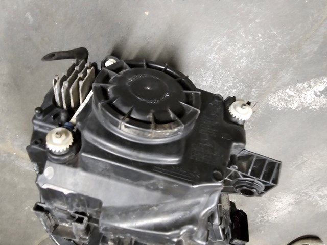 VAG 8V0941005C Левая фара в наличии Львов