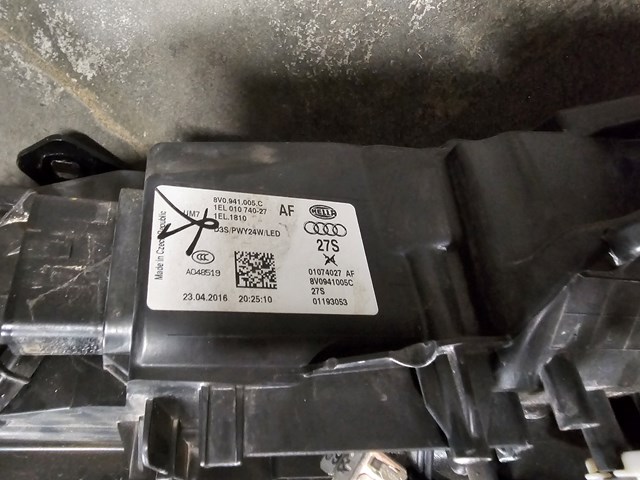 8V0941005C Левая фара купить Павлоград