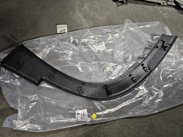 Расширитель передней арки колеса, правый 98166193XTREF PEUGEOT
