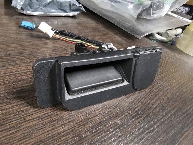 Ручка багажника A2227500893 MERCEDES