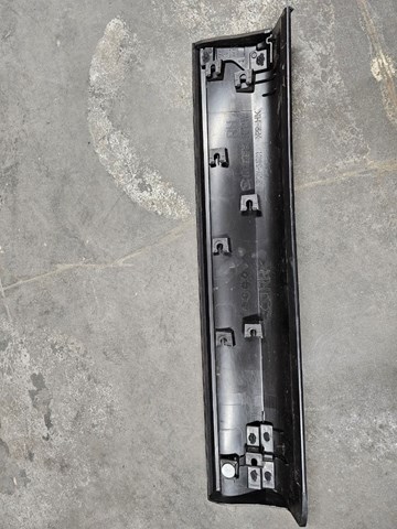 Молдинг двери задней правой KB7W51RC0D MAZDA