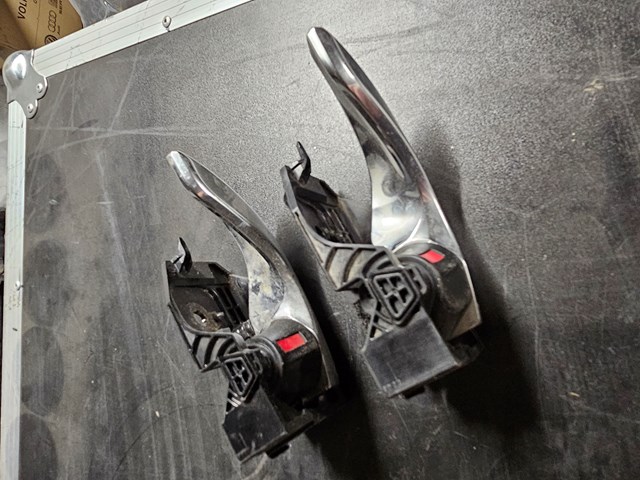 MAZDA KD5359330C Ручка двери левой внутренняя передняя/задняя в наличии Чернигов
