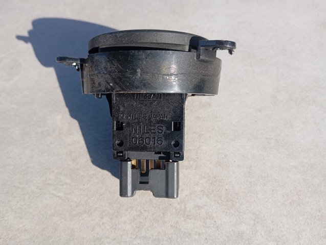 25290EQ000 NISSAN Кнопка аварийки купить в Ирпень