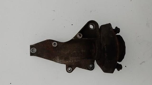 8D0399114AJ Балка крепления коробки передач купить Ровно