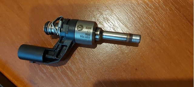 Форсунка дизельная в сборе 03H906036 VAG