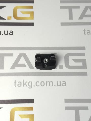 TESLA 149377300B Кронштейн бампера переднего правый в наличии Винница