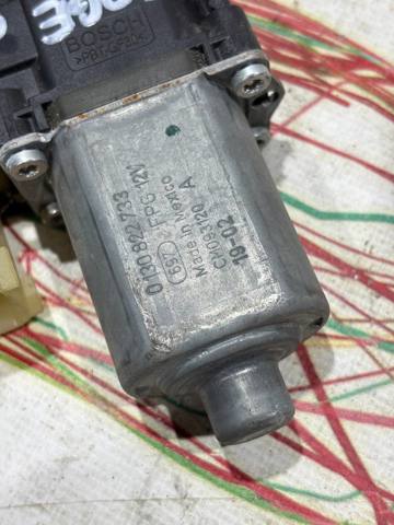 FORD 0130822733 Мотор стеклоподъемника двери передней правой в наличии Ужгород