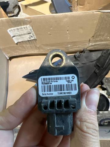 Датчик AIRBAG передний 04896061AA CHRYSLER