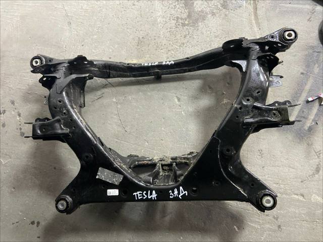 Балка задняя 104458000C TESLA