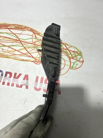 108399200D TESLA Суппорт (кронштейн) крепления заднего фонаря левый купить в Украина