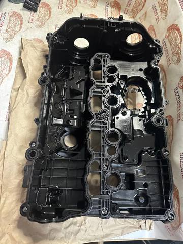 Крышка клапанов 11129452895 BMW