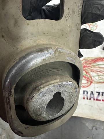 NISSAN 112383734R Задняя опора двигателя в наличии Украина