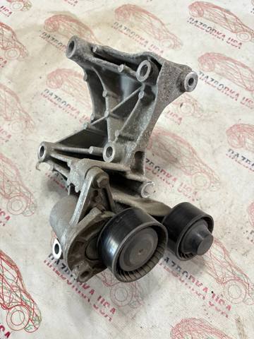 Кронштейн генератора 117105124R NISSAN