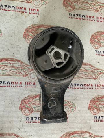 Задняя подушка двигателя 13228303 GM