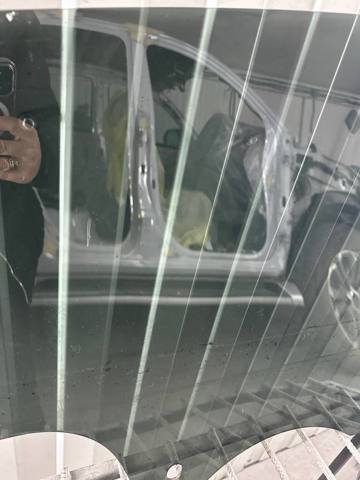 TESLA 149550600B Стекло двери задней левой в наличии Ужгород