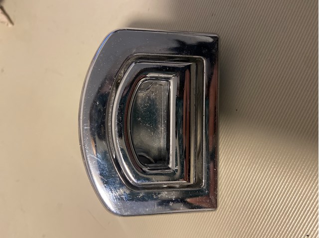 Петля крепления груза 1K0864203 VAG