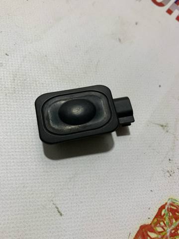 Кнопка привода замка третей/пятой двери 1L2Z14018AC FORD