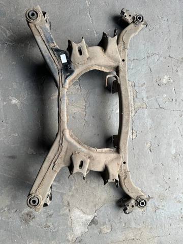 Поперечина задней подвески 20152SG011 SUBARU