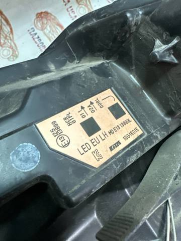 260104EH1B NISSAN Фара правая купить в Львов