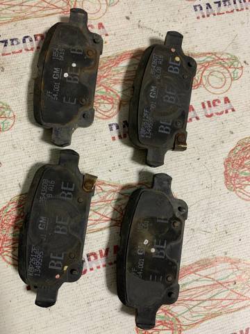 Задние дисковые колодки 39021615 GM