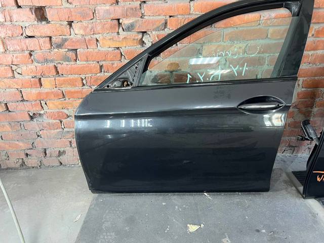 Двери кабины 41009628753 BMW