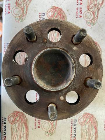Ступица задняя левая 4246033030 TOYOTA
