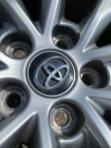 Колпак колесного диска Toyota Camry
