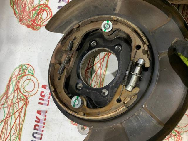 440001MB6A Диск опорный заднего тормозного барабана правый купить Тернополь