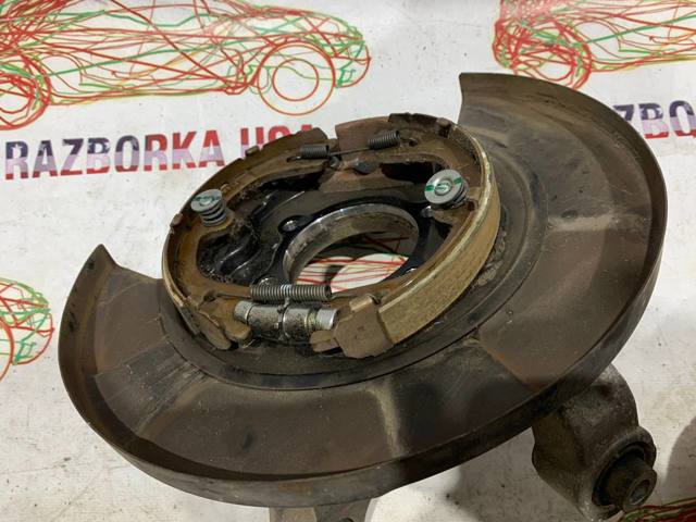 Диск опорный заднего тормозного барабана правый 440001MB6A NISSAN