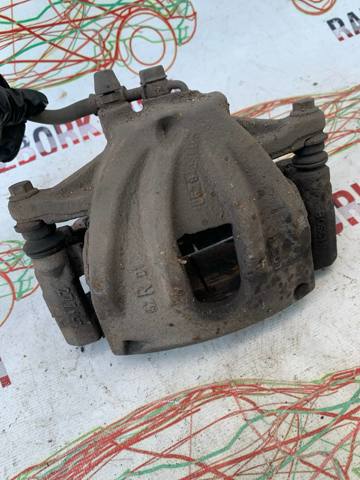 Суппорт тормозной передний правый 4773005050 TOYOTA