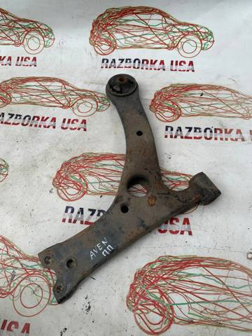 Рычаг передней подвески нижний, правый 4806805070 TOYOTA