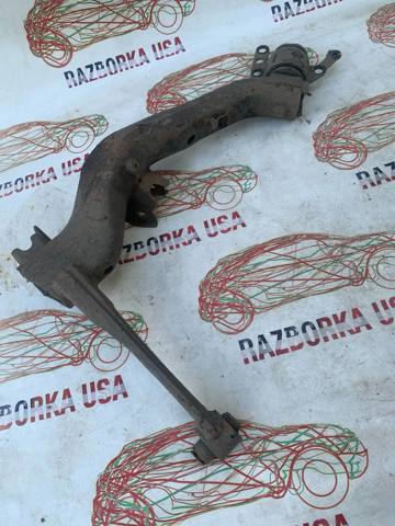 Балансир задний нижний, левый 4872005011 TOYOTA