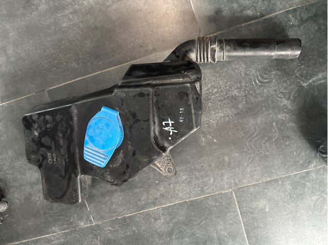 Горловина бачка омывателя 4G1955462A VAG