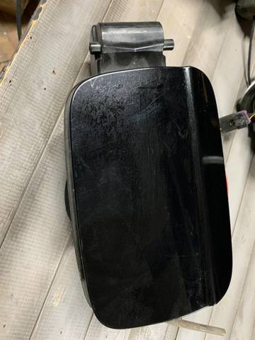 Корпус заливной горловины топливного бака 4G8809906 VAG