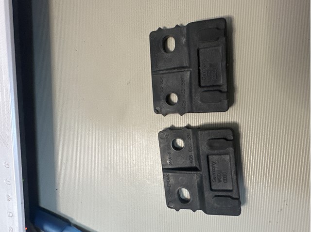 VAG 4G8853588 в наличии Ровно