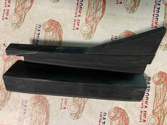 Заглушка жабо боковая 4M0805700A VAG
