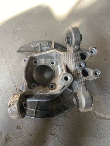 Цапфа поворотного кулака 5090131AA CHRYSLER