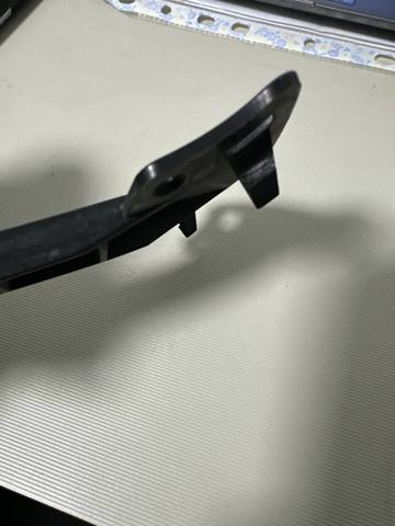 BMW 51117296331 Направляющая переднего бампера в наличии Кривой Рог