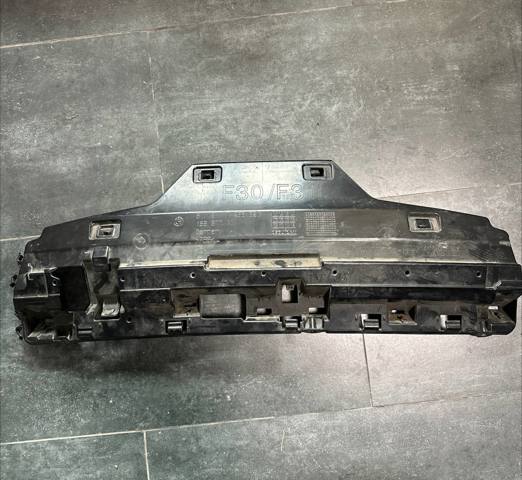 Кронштейн бампера заднего, центральный 51127256921 BMW