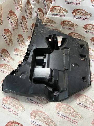 Правый кронштейн крепления бампера заднего 51127331608 BMW