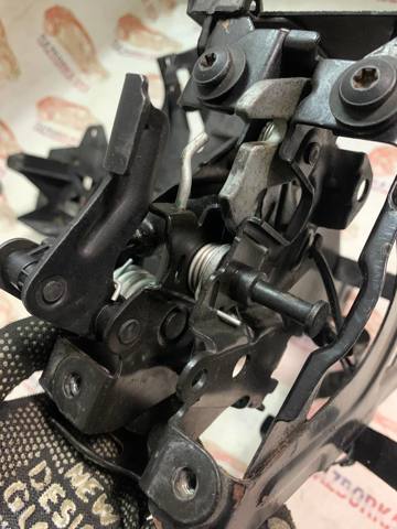 51237206453 BMW Замок капота левый купить в Ужгород