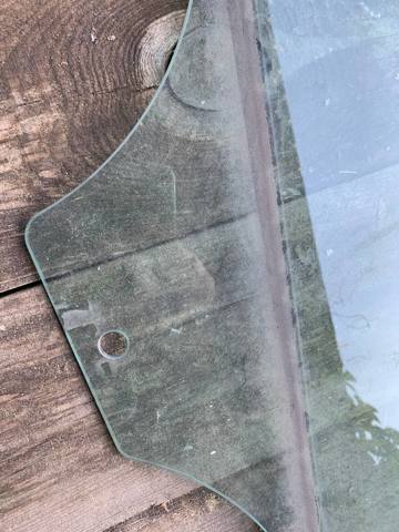 51357182118 BMW Стекло двери задней правой купить в Сумы