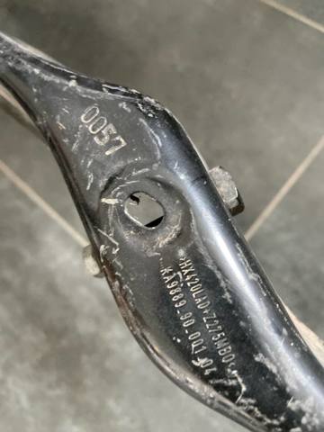 Шина бампера переднего 51647266325 BMW